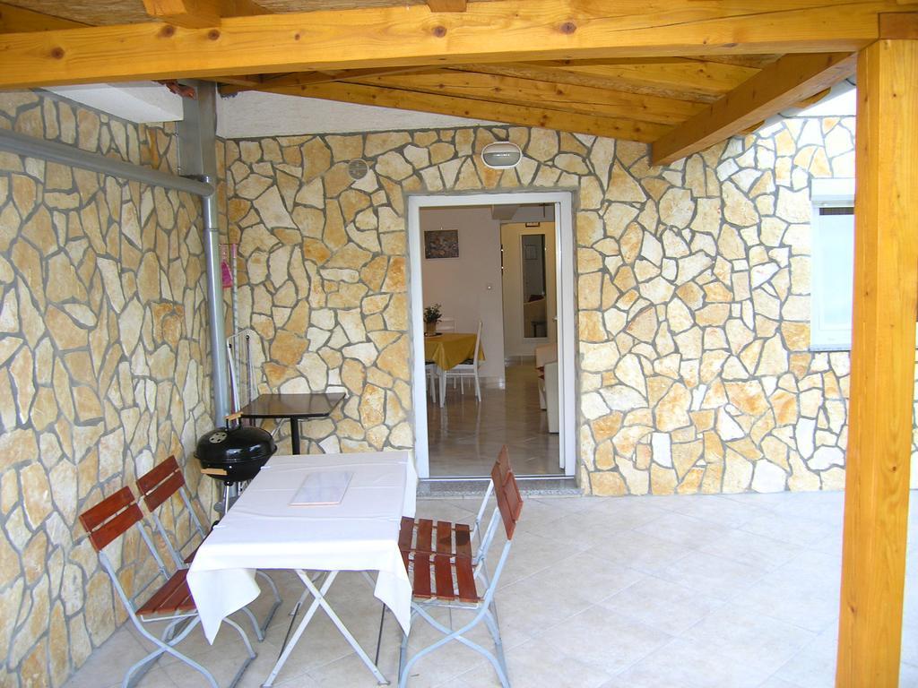 Apartment Martina Krk Town Exterior photo