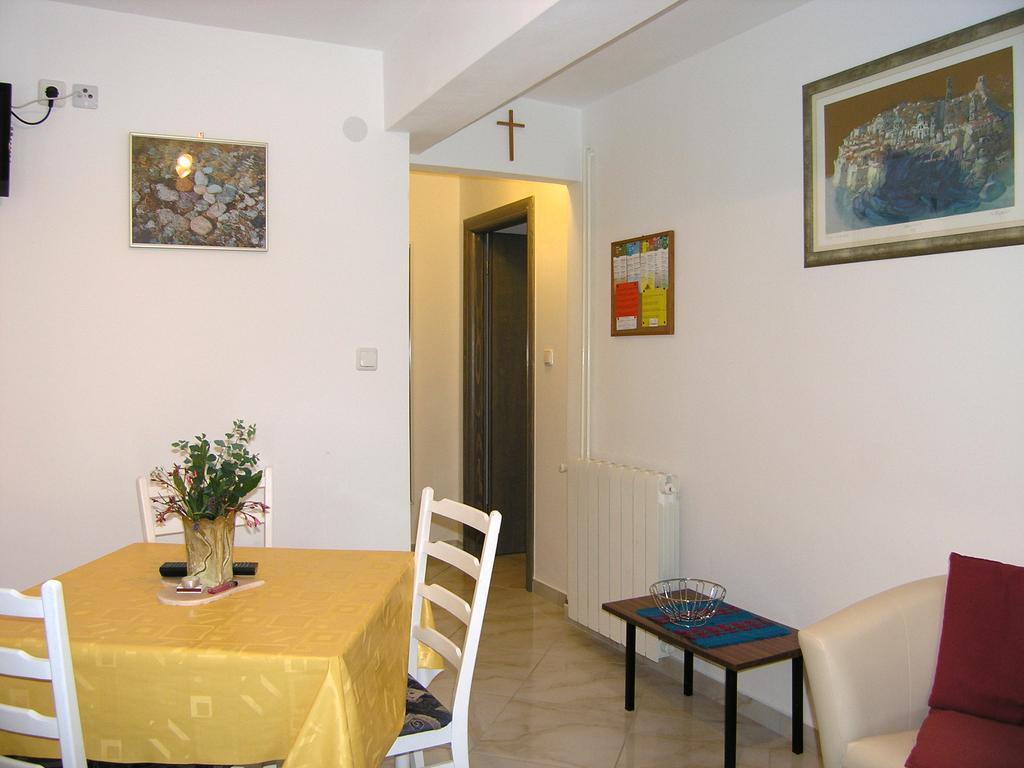 Apartment Martina Krk Town Exterior photo